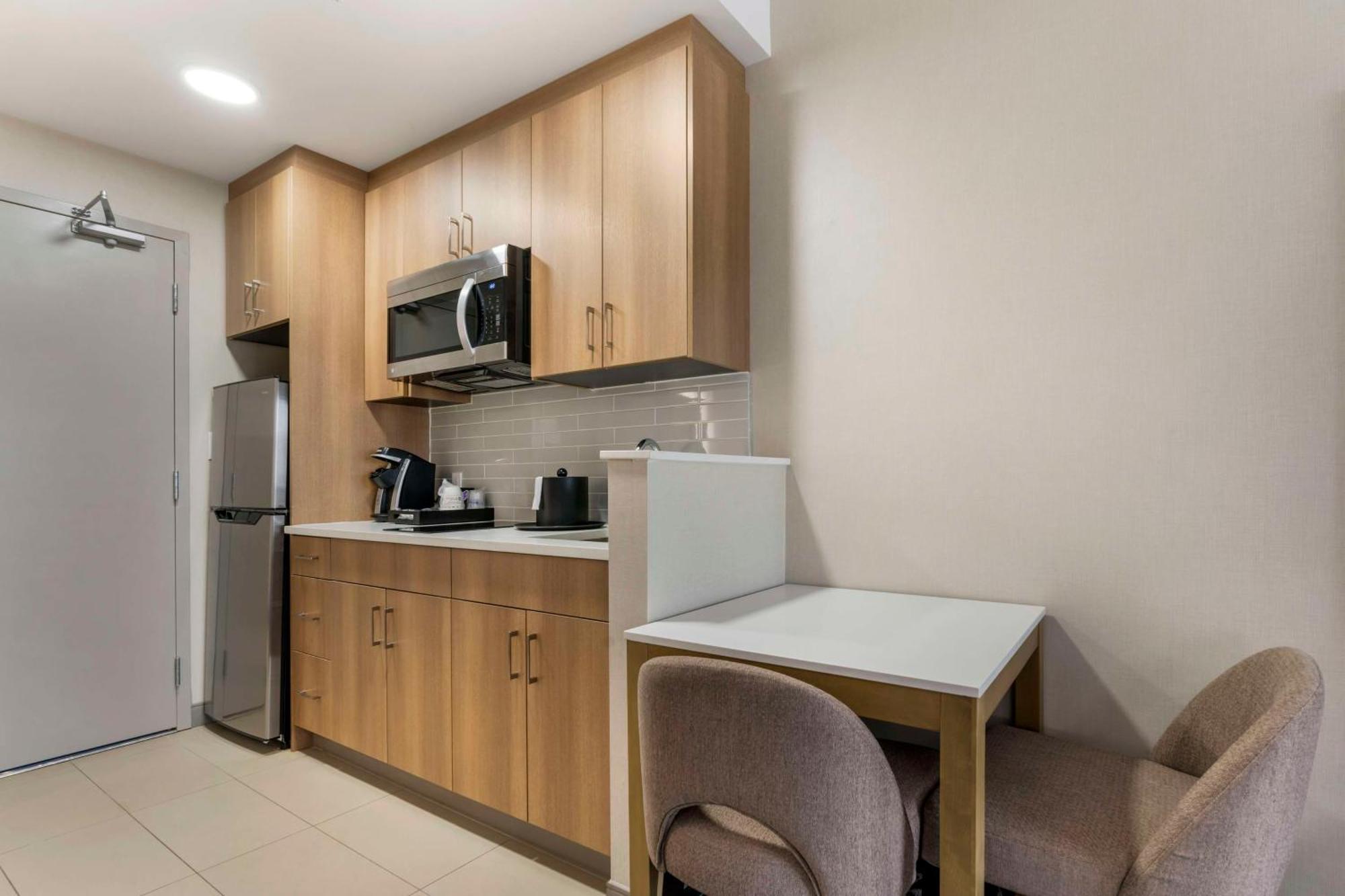 Best Western Premier Route 97 버넌 외부 사진